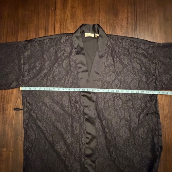 Vintage Victoria's Secret Gold Label Romantic Black Lace Robe, One Size - Picture 3 of 12